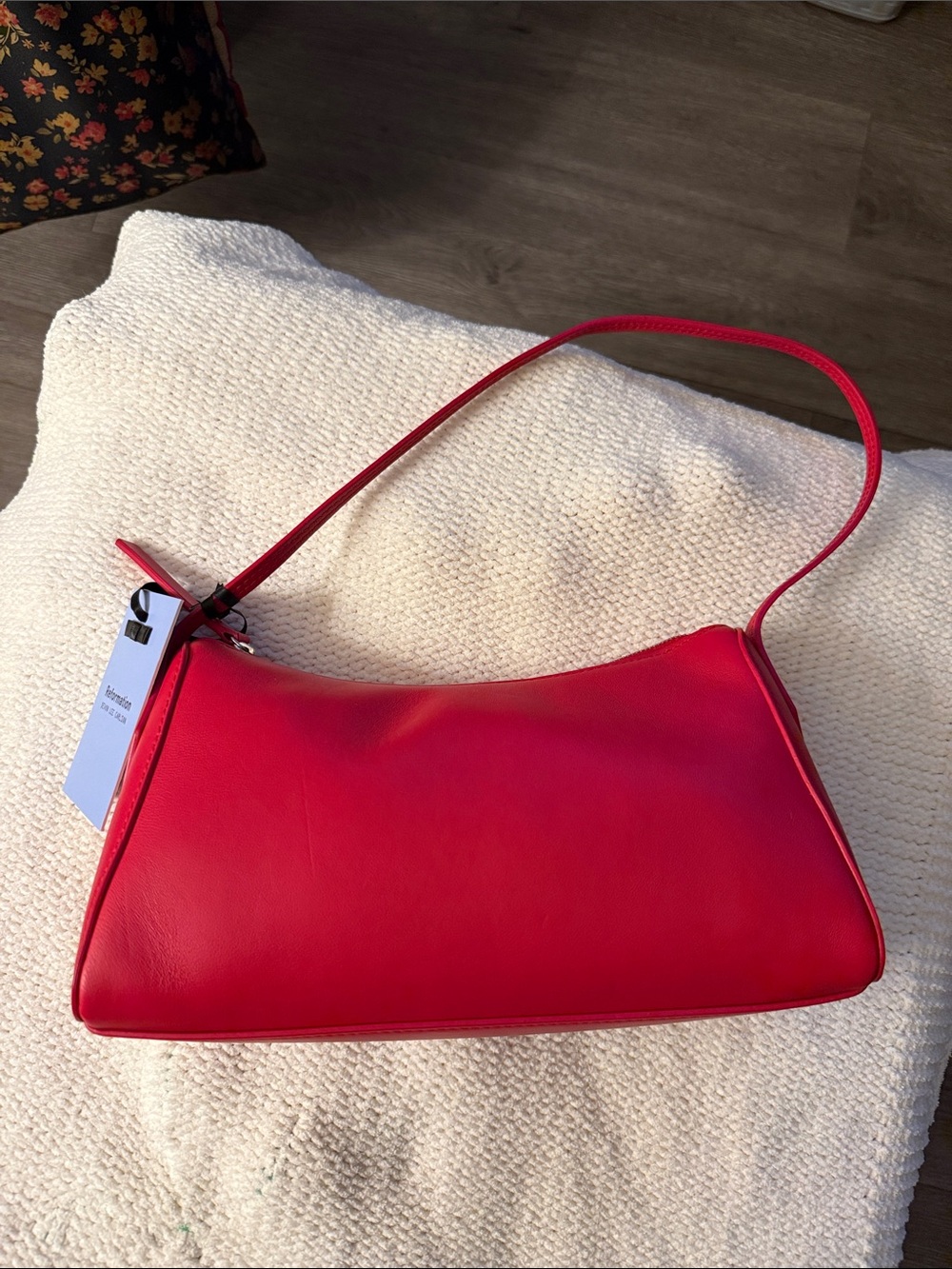 NWT REFORMATION Hannah Shoulder Bag, Lipstick Red - Picture 4 of 10